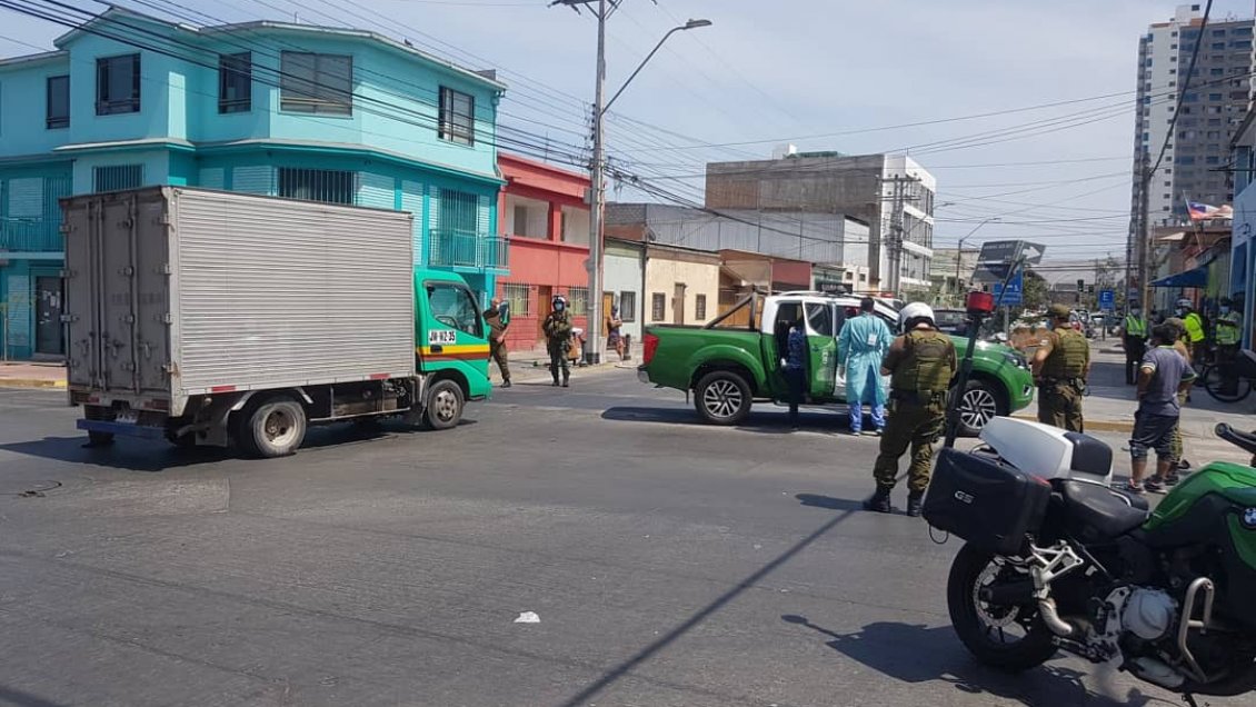 Camionero sin licencia chocó una patrulla de Carabineros en Iquique