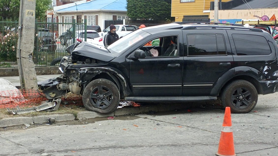 Accidente de tránsito dejó dos personas lesionadas en Punta Arenas