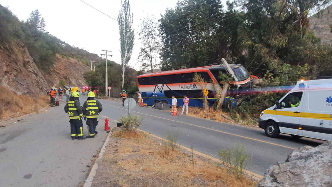 Tres personas lesionadas tras accidente en Camino a Farellones