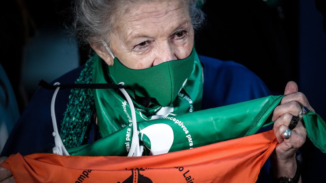 Argentina promulgó la ley del aborto para ampliar la 