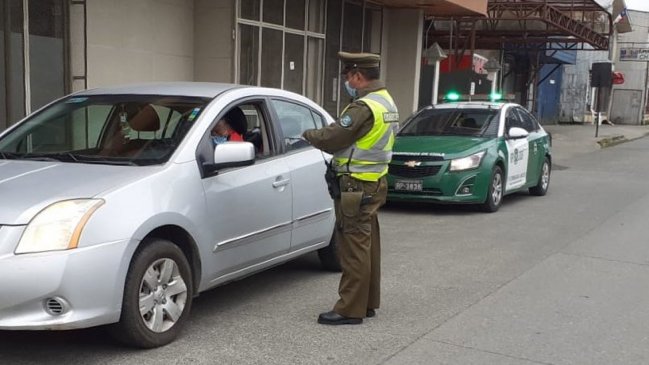 Arresto domiciliario para mujer que mordió y apuñaló a carabineros en Puerto Montt