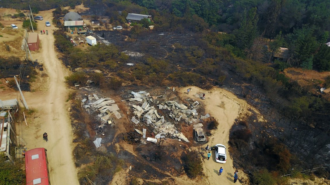 Incendio forestal de Quilpué deja seis casas destruidas y 11 damnificados