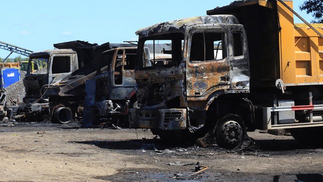 Ataque incendiario dejó tres camiones quemados en Nueva Imperial