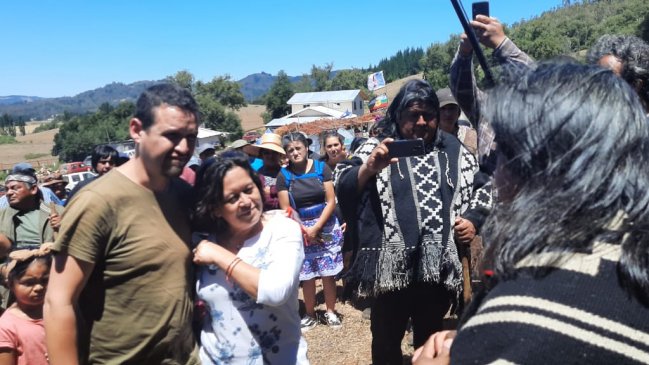 Hermano de detective muerto en Temucuicui visitó a los lonkos de la comunidad