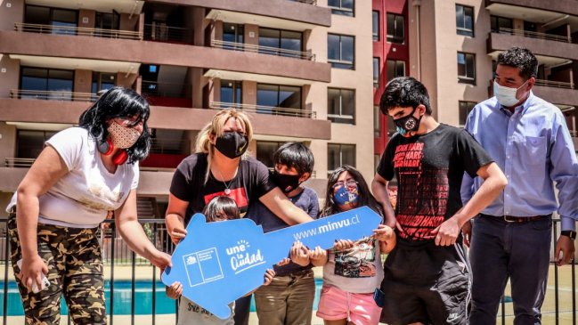 Chillán: 299 familias reciben las llaves de sus departamentos en Cumbres de Lantaño