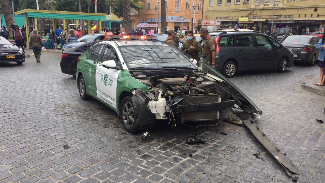 Dos patrullas chocaron entre sí mientras se dirigían a un procedimiento policial en Valparaíso