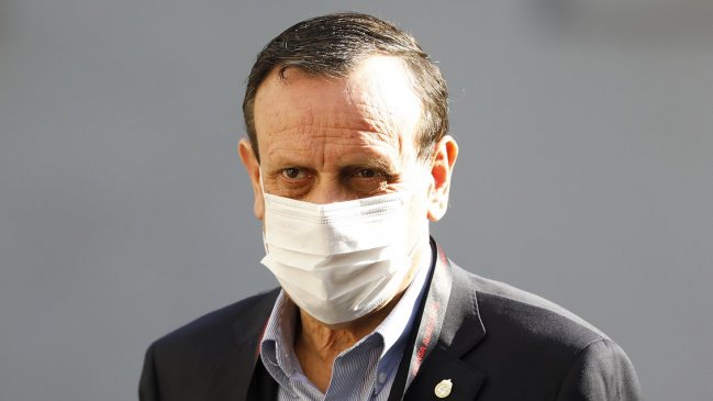 Rector UC: La vacuna Sinovac es segura y protege muy bien de los cuadros graves