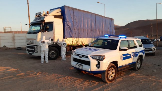 Asaltantes se hicieron pasar por Carabineros para robar millonario cargamento