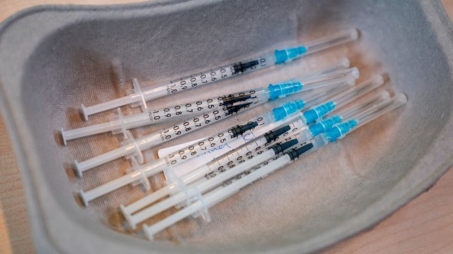 OMS firma acuerdo con Pfizer para distribuir vacunas a países con menos recursos