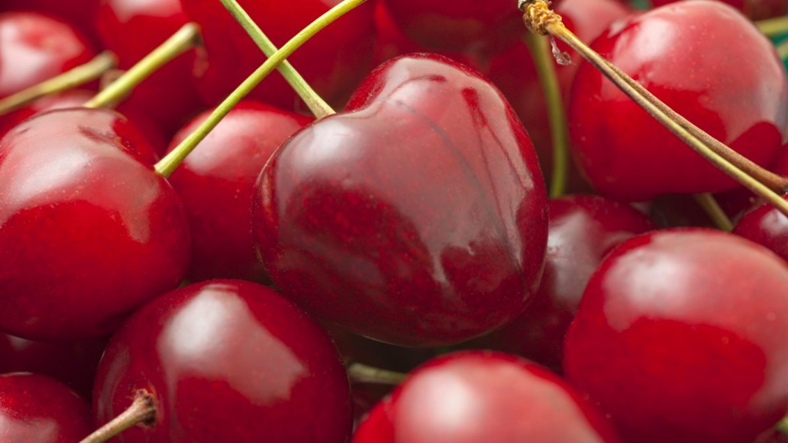 Ventas de cerezas chilenas sufren en China por rumores en redes sociales que las vinculan al Covid