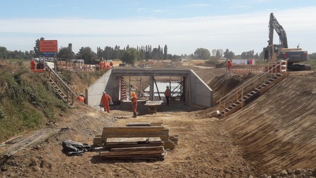 Ministros visitan obras del plan de recuperación económica y empleos en Ñuble y Biobío