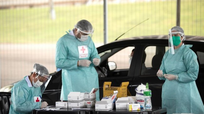 Identifican casos de infección con dos variantes del coronavirus en Brasil