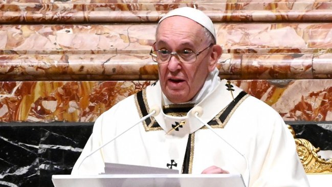 El papa impuso un 