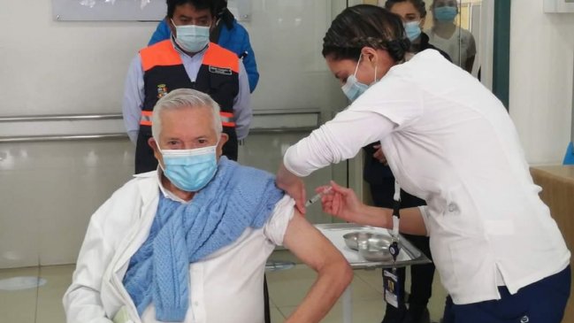 Gobernador de Talca fue despedido por adelantarse al plan de vacunación del Gobierno