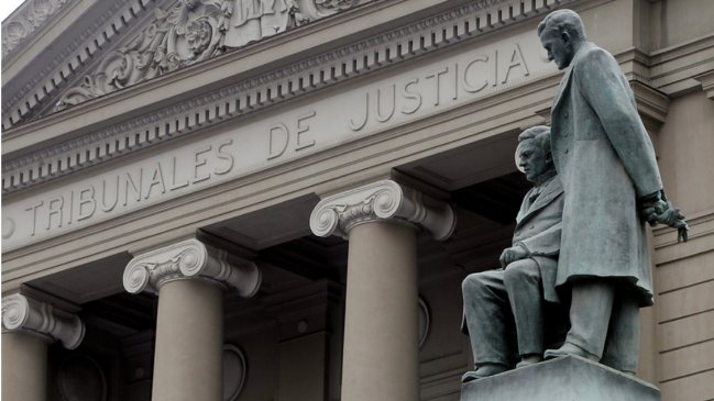 Tras reñido debate interno, Corte Suprema pidió que funcionarios judiciales sean vacunados en sus trabajos