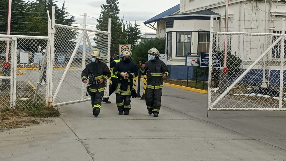 Punta Arenas: Trabajadores lesionados en explosión en Asmar esperan ser aeroevacuados