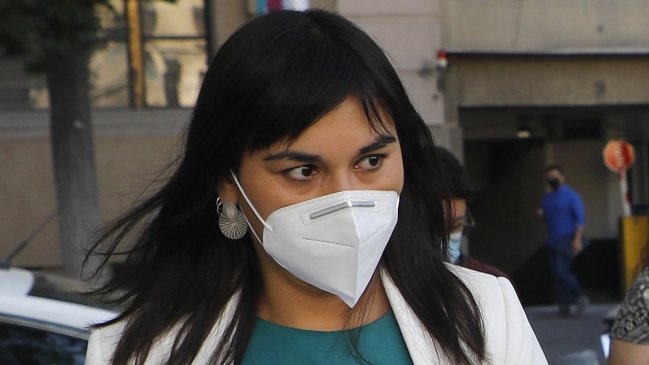 Vacunación: Colegio Médico dice que veto a extranjeros irregulares 