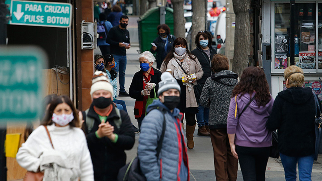 Uno de cada tres hogares chilenos no alcanza a cubrir sus gastos mínimos