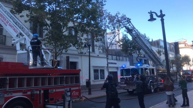 Incendio en local del Patio Bellavista movilizó a Bomberos