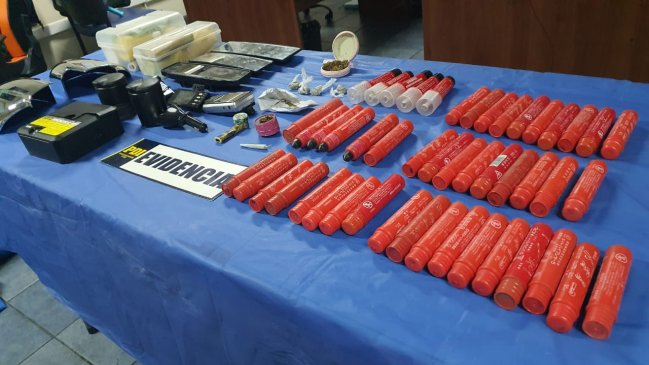 Dos detenidos por robo de bengalas en el puerto de Iquique