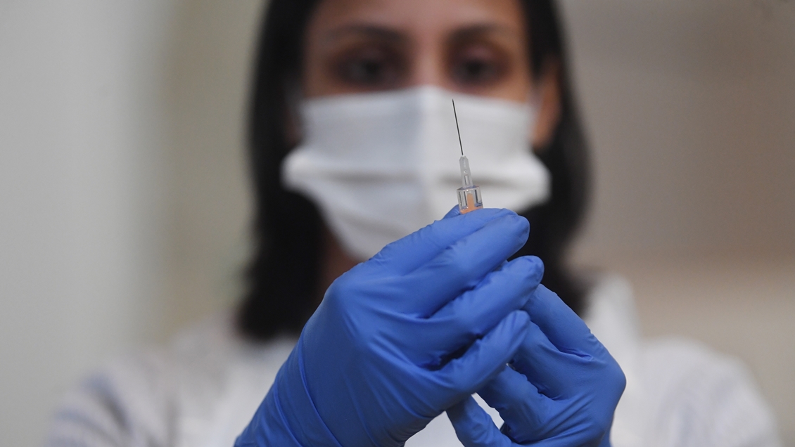 Vacunación contra el Covid ha reducido hospitalizaciones en el Reino Unido