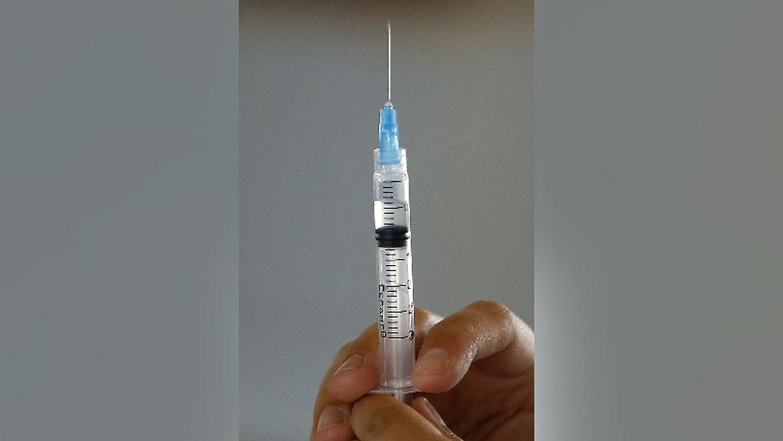 Anuncian estudio con inteligencia artificial para entender ideas de los anti vacunas en Chile