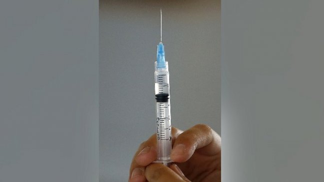 Anuncian estudio con inteligencia artificial para entender ideas de los anti vacunas en Chile