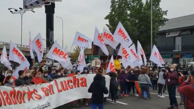 Manifestantes interrumpen el tránsito en la Rotonda Grecia para exigir soluciones habitacionales