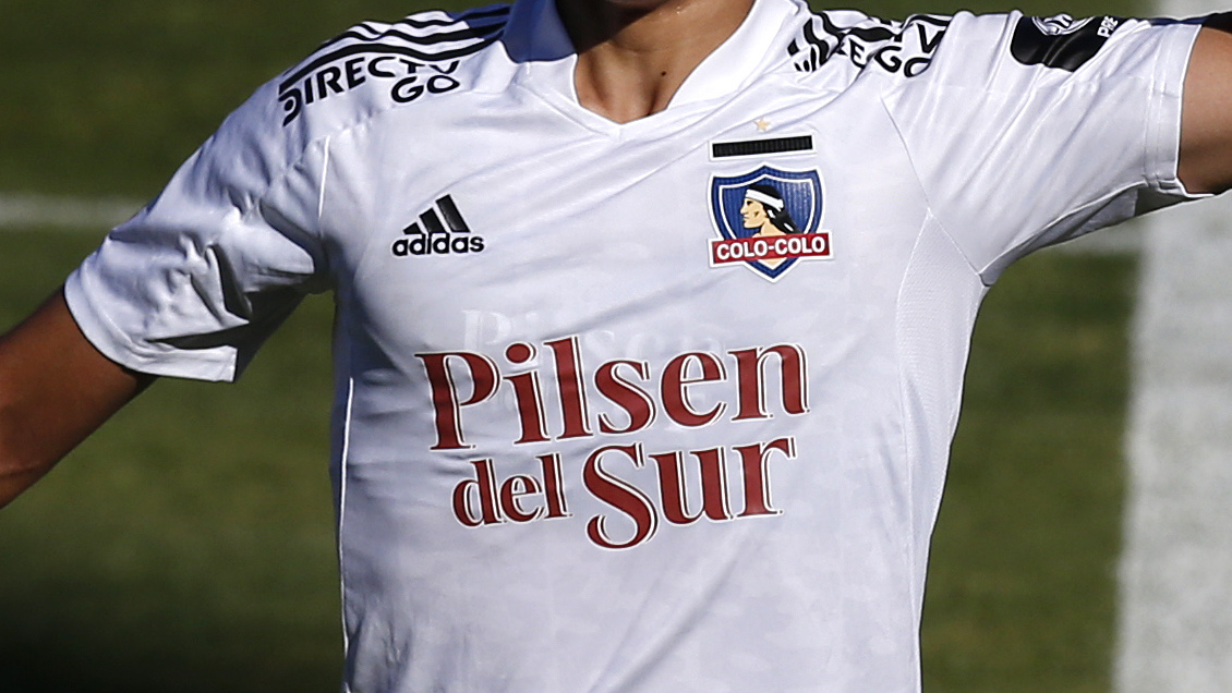 Hinchas de Colo Colo fueron detenidos por causar desórdenes afuera del Monumental