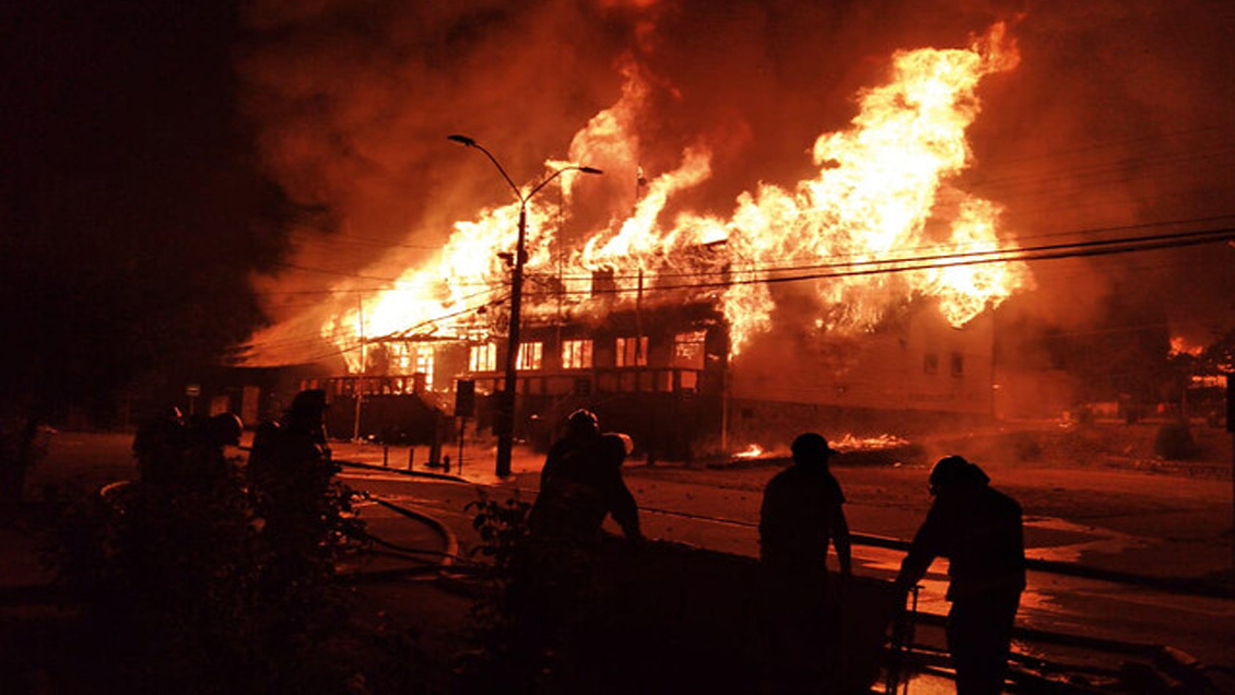 Prisión preventiva para dos imputados por quema de edificios públicos en Panguipulli