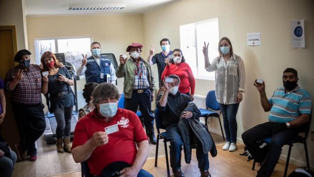 Laguna Blanca, la primera comuna de Chile en vacunar al 100% de su población objetivo