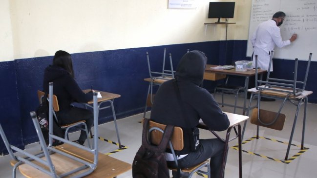 Mineduc: 48 por ciento de colegios recibirá alumnos en turnos presenciales