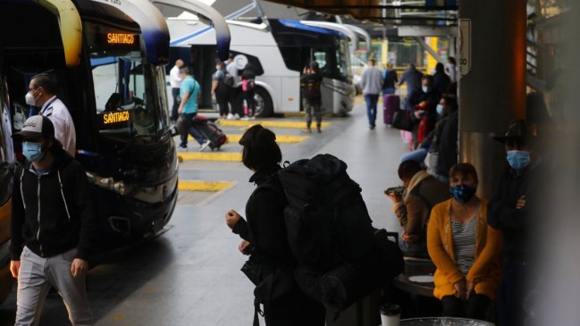 Ministerio de Transportes ha sacado casi 500 buses pirata de circulación este verano