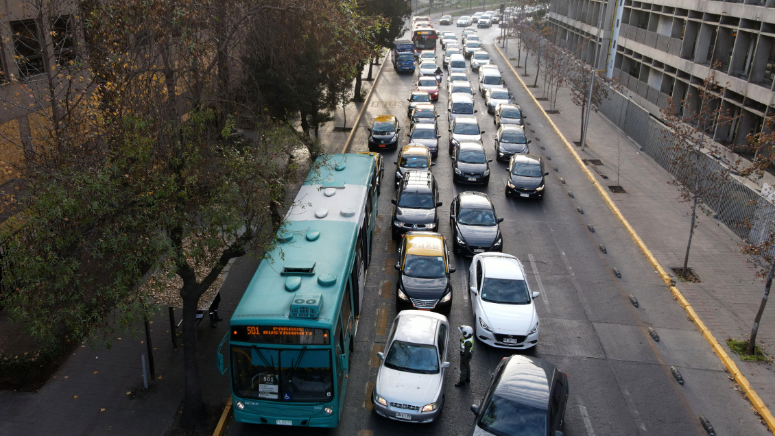 El mediodía se convirtió en la nueva hora peak de los sábados en la Región Metropolitana