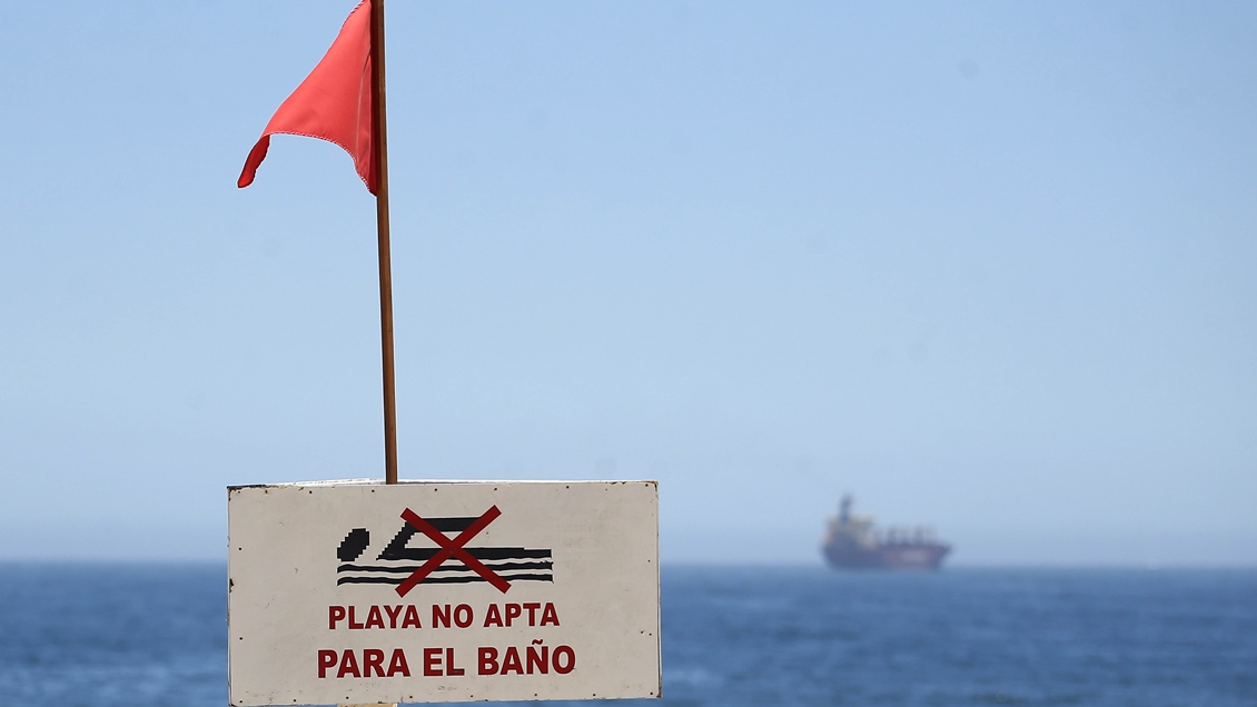 Mujer murió ahogada en playa no apta para el baño de Valparaíso