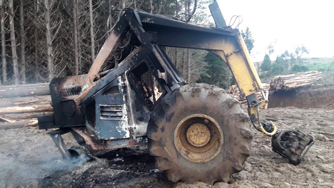 Nuevo ataque incendiario en el Biobío: Diez máquinas fueron quemadas en Cañete