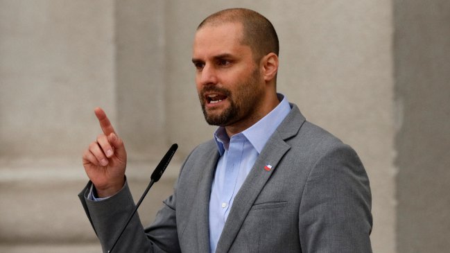 Gobierno criticó dichos de Bachelet: Quien determina eventuales violaciones a los DDHH no son los ex Presidentes