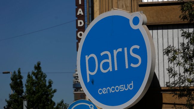 Paris arremete contra el Sernac: Acusa que demanda colectiva fue 