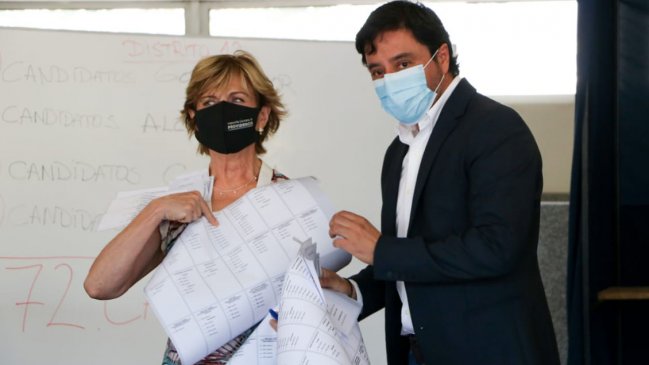 Matthei y Carter proponen hacer las elecciones del 11 de abril en dos fines de semana