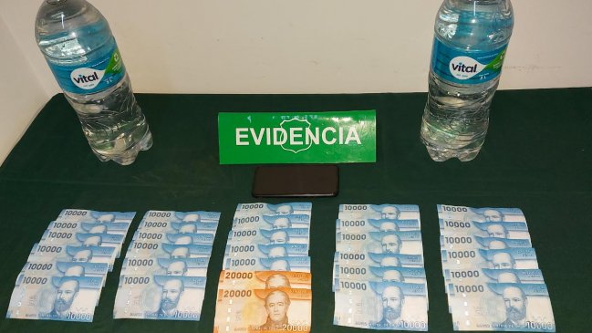 Can antidrogas delató a extranjero que trasladaba ketamina en botellas de agua mineral