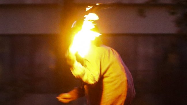 Absuelven a hombre acusado de lanzar bombas molotov durante el estallido social