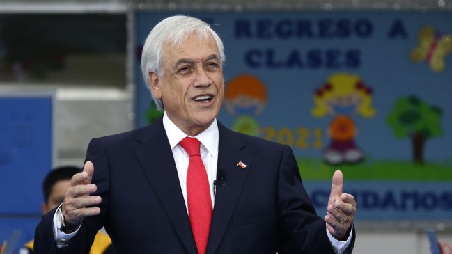 Piñera insiste que retorno a clases presenciales es 