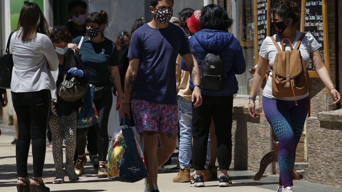Covid en Chile: 40 comunas retrocedieron este sábado en el Plan 