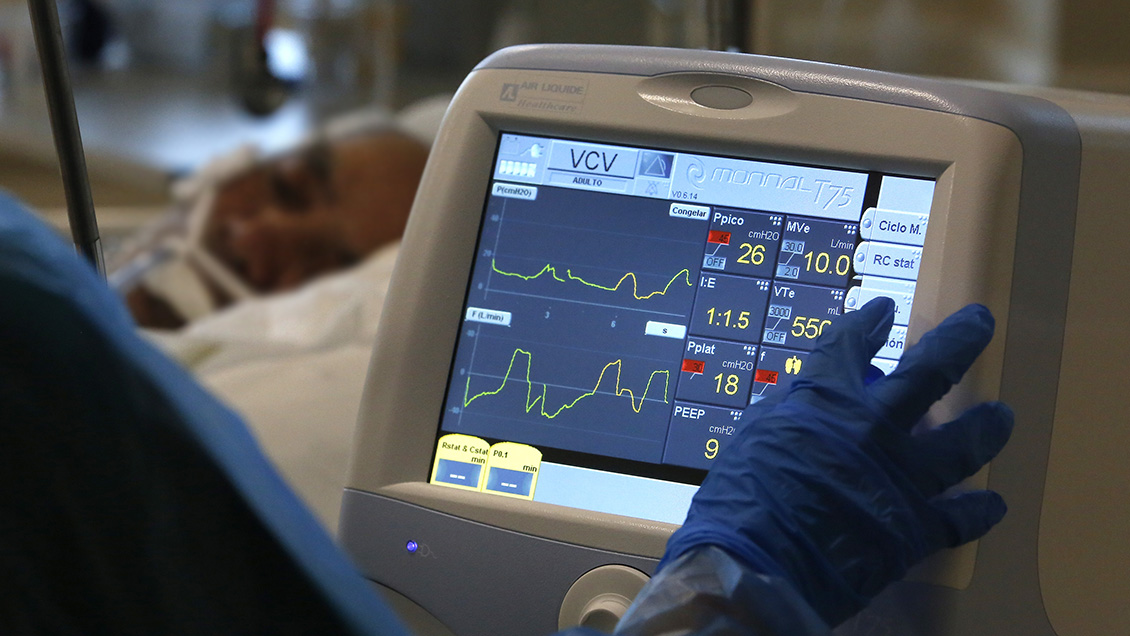 A un año de la llegada del Covid, Chile registra su más alta positividad desde julio