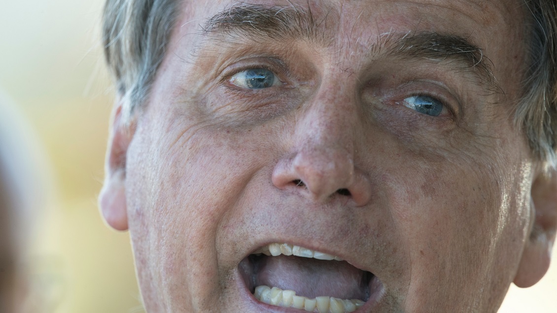 Bolsonaro en la peor fase de la pandemia: 