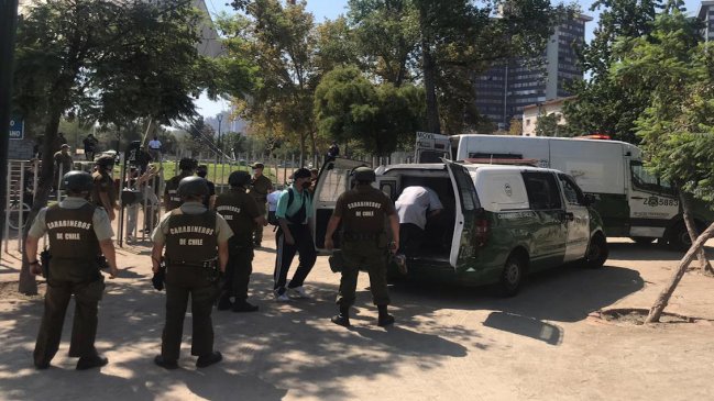 Carrete callejero en el Parque Bustamante terminó con 17 detenidos