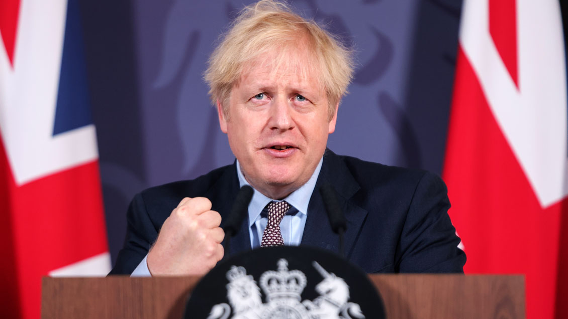 Boris Johnson admitió que reabrir los colegios eleva el riesgo de transmisión