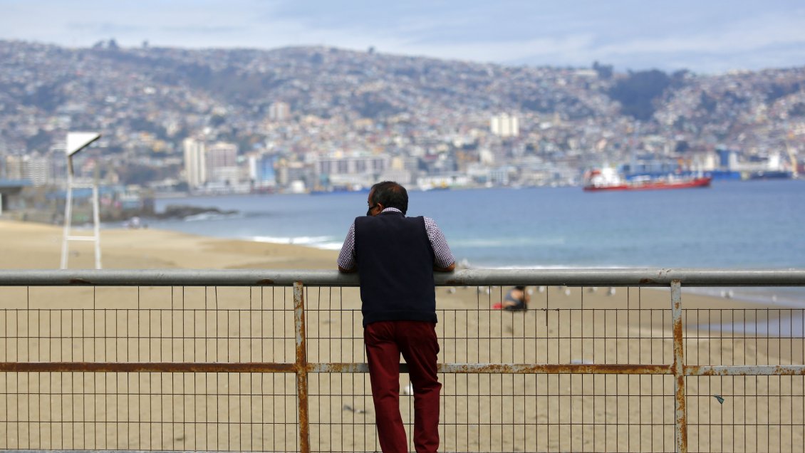 La mayoría pasa a cuarentena: 43 comunas del país retroceden en el plan Paso a Paso