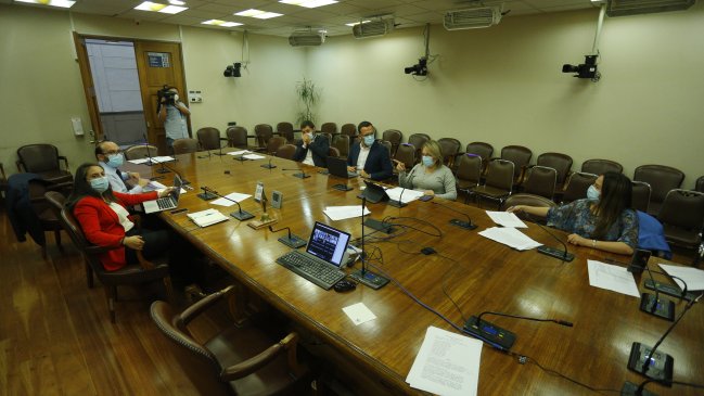 Comisión mixta repuso que elección de abril sea en dos días