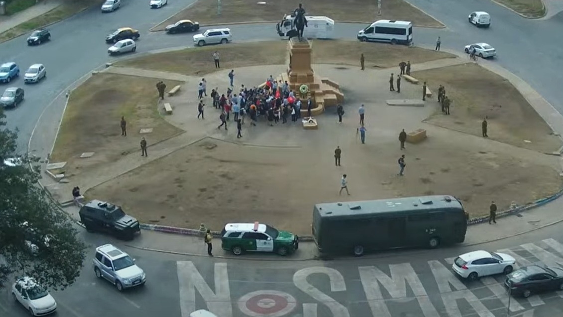 Ex militares encabezan homenaje a Baquedano previo al retiro del monumento